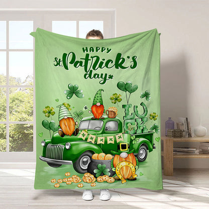 GiftoLuck Warm Cozy Vibrant St. Patrick's Day Flannel Blanket Featuring Irish Leprechauns, Pot of Gold, Shamrocks & Rainbow, Festive Home Decor for UK & Irish Celebrations, Bringing Good Fortune & Joy to Family Homes