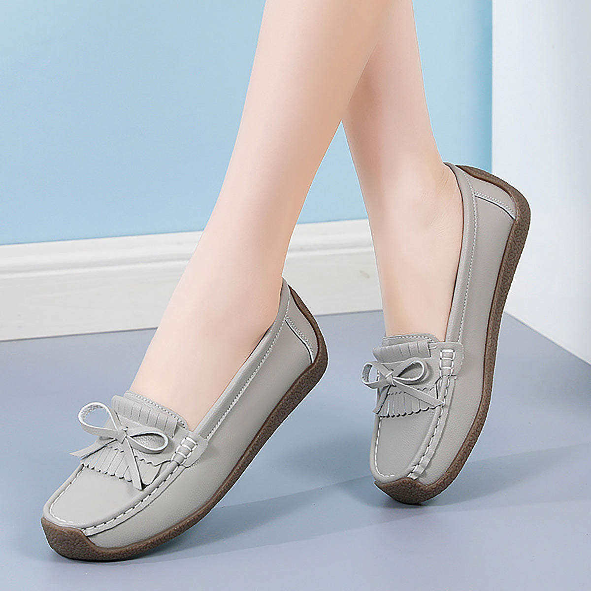 GifitoLuck Women’s Soft Leather Loafers with Tassel Bow, Lightweight Slip-On Flat Shoes, Cushioned Sole Casual Comfort Shoes, Thoughtful Gift for Mum or Grandma