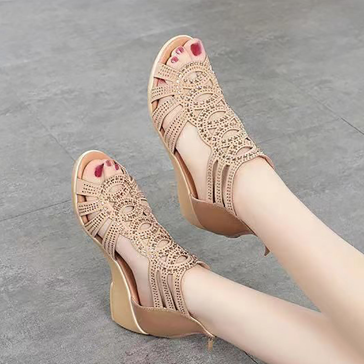 GiftoLuck Women Soft Sole Roman-Style Hollow Sandals