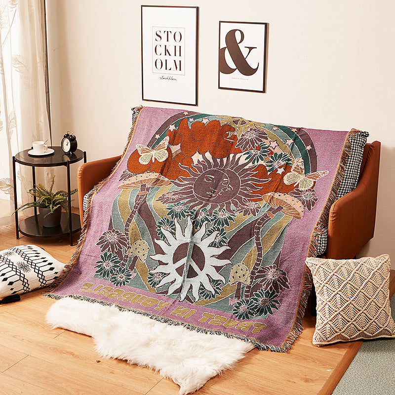 GiftoLuck Illustrated Jacquard Throw Blanket – Sofa Cover, Dust-Proof Tapestry, Casual Nap & Living Room Blanket