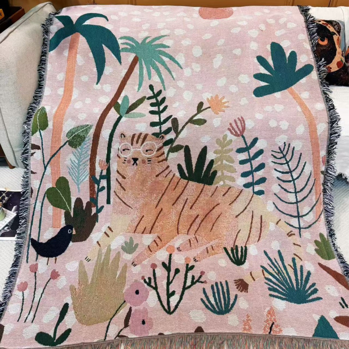GiftoLuck Pink Hawaiian Leopard Jacquard Woven Tapestry Throw Blanket with Tassels