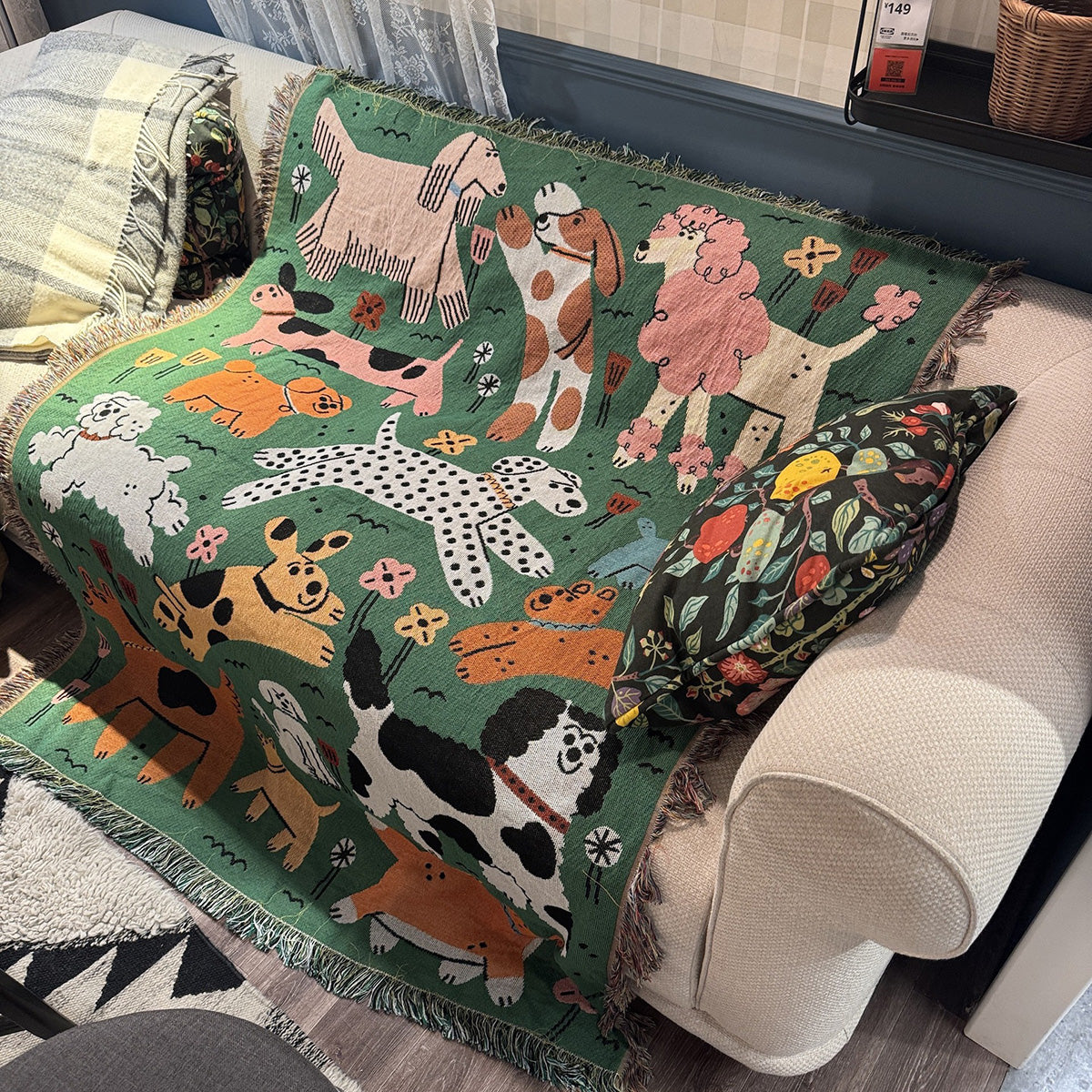 GiftoLuck Vintage Dog Park Jacquard Woven Tapestry Throw Blanket with Tassels