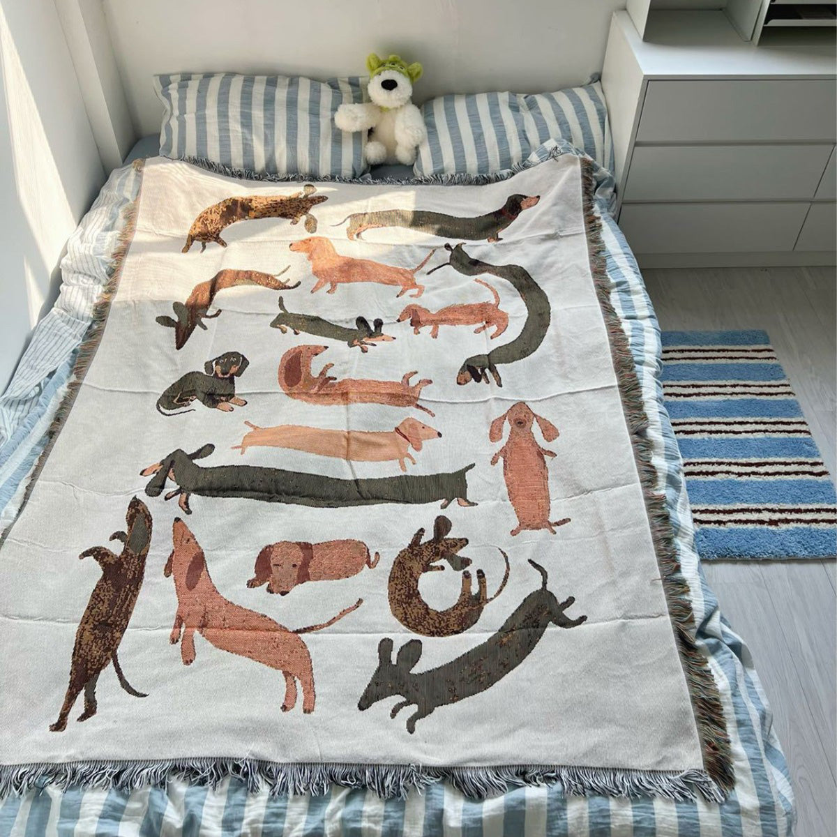 GiftoLuck Vintage Dog Park Jacquard Woven Tapestry Throw Blanket with Tassels