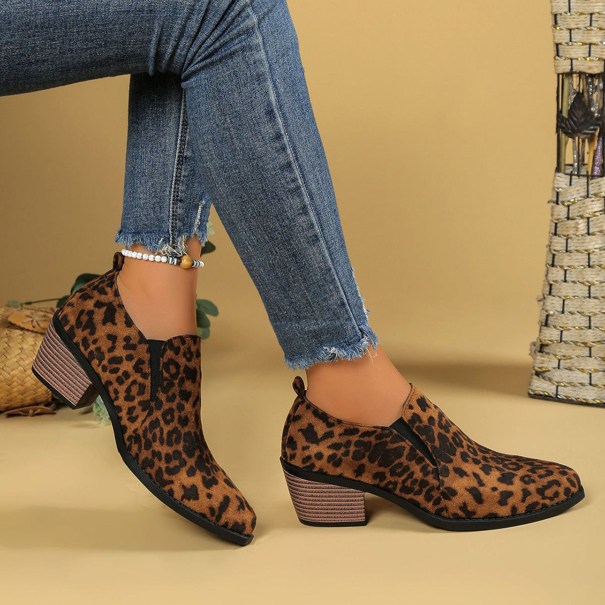 GifitoLuck Women’s Pointed Toe Chunky Heel Flats, Deep Mouth Smart Shoes for Work and Everyday Wear, All-Season Comfort Gift for Girls &Mum