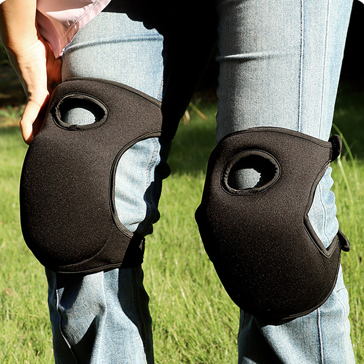 GifitoLuck 1 Pair of  Gardening Kneeler Pads, Super Thick Memory Foam Anti-Slip Adjustable Knee Protection, Thoughtful Gardening Gift for Mum, Nan or Partner for Mother’s Day