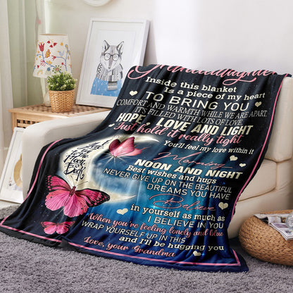 GiftoLuck “To My Granddaughter” Soft and Warm Flannel Blanket – Gift from Grandma to Granddaughter's Birthday or Graduation