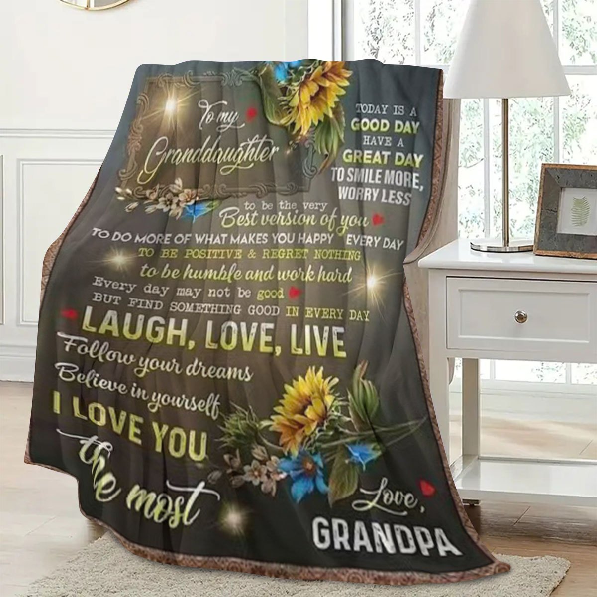 GiftoLuck “To My Granddaughter” Soft and Warm Flannel Blanket – Gift from Grandma to Granddaughter's Birthday or Graduation