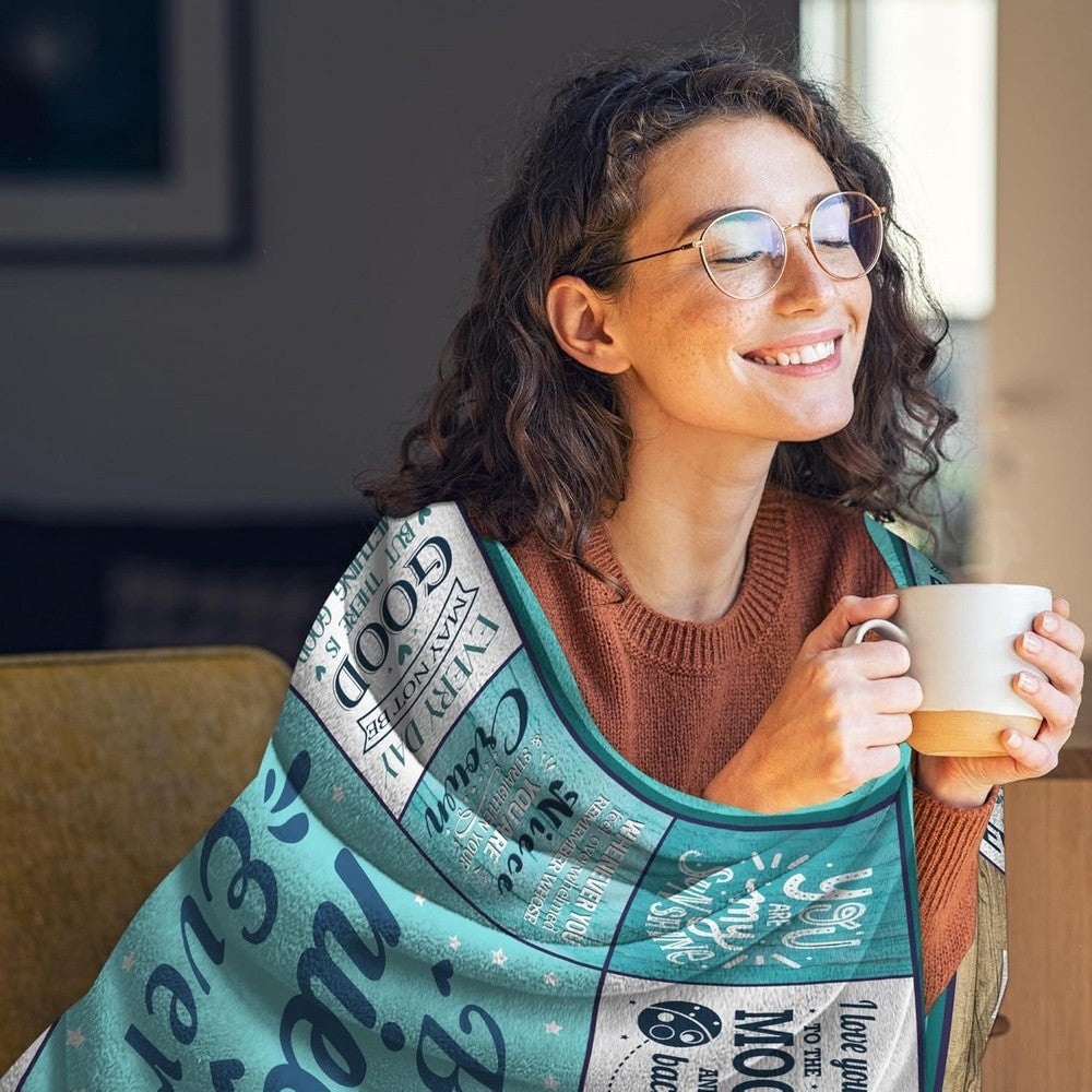 GiftoLuck “To My Niece” Inspirational Flannel Blanket