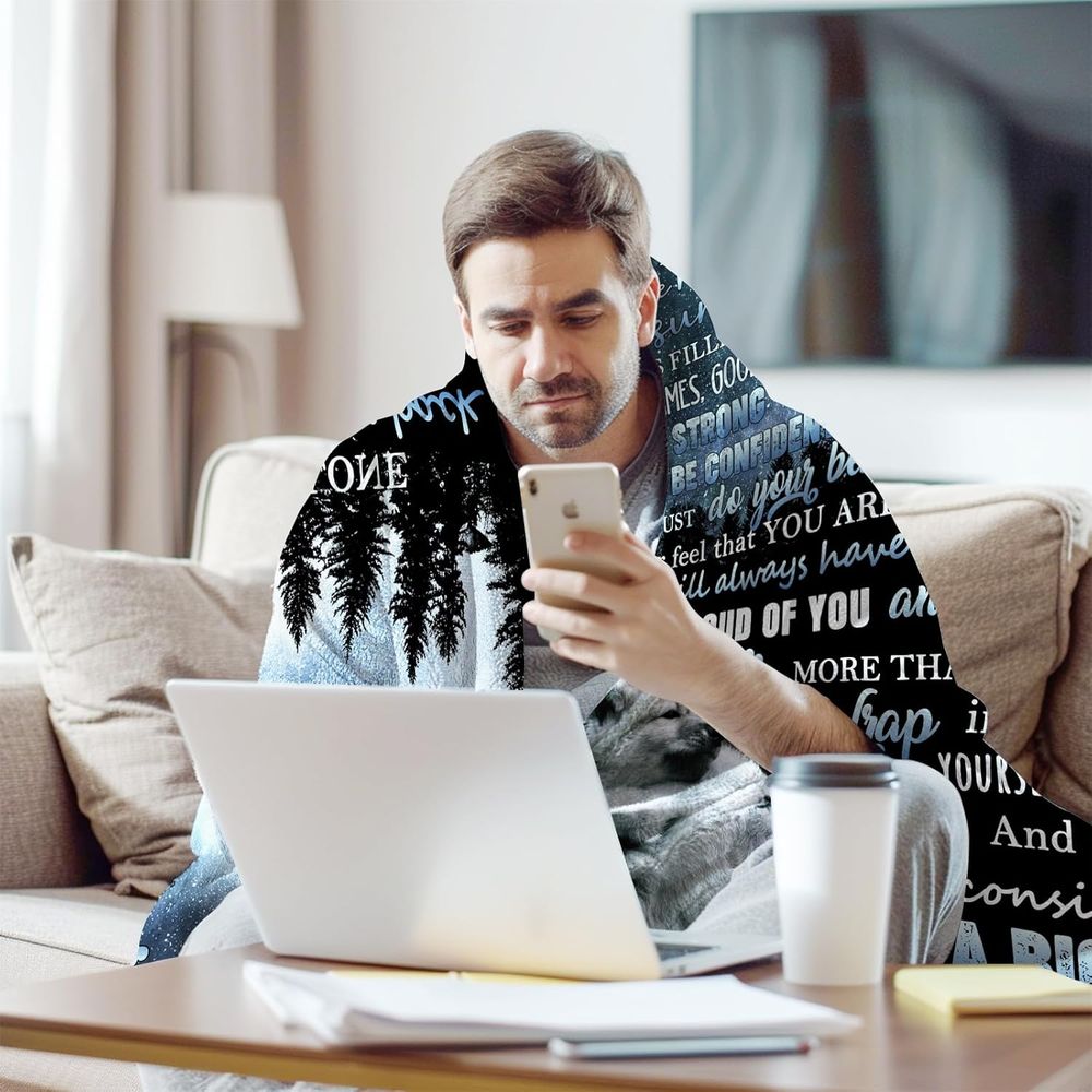 GiftoLuck “To My Son” Flannel Blanket – “Never Forget That I Love You” Inspirational Gift from Mom or Dad